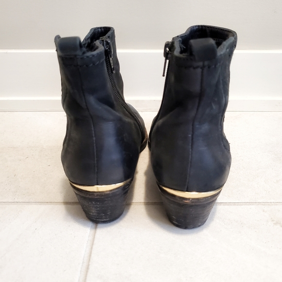 Black booties (6.5) - Picture 3 of 6